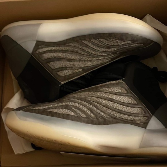 Yeezy Other - Yeezy quantum size 4.5